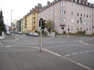 Fringes Straßenkreuzung.jpg